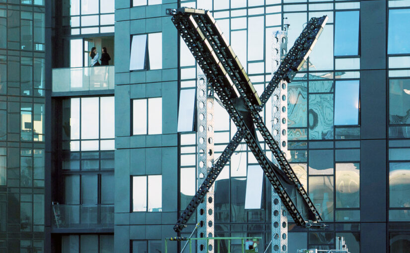 Flashing ‘X’ sign at Twitter building appears to come down