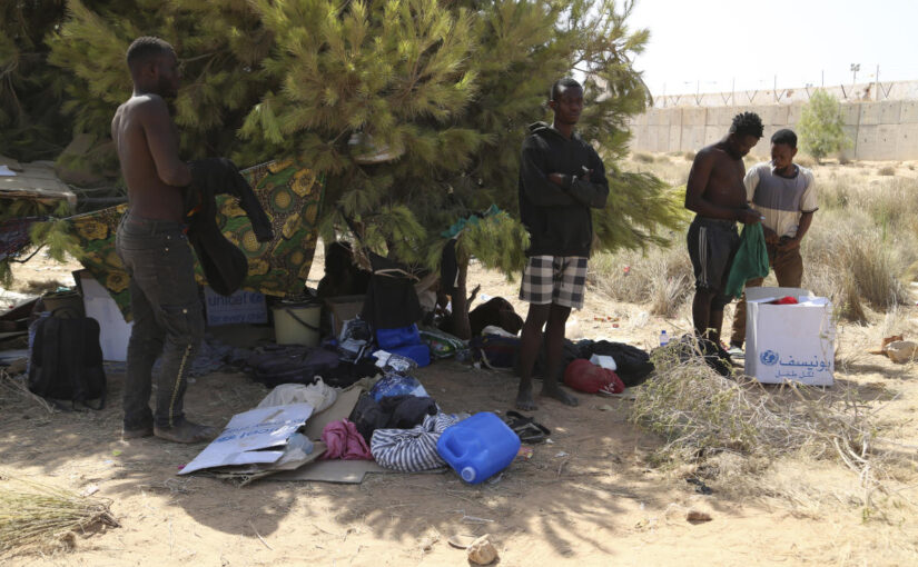 Tunisian minister concedes ‘small groups’ of migrants were pushed back into desert no man’s land